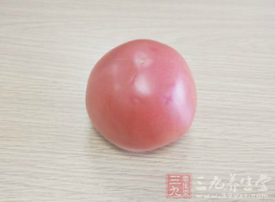 面粉150克，西红柿1个，胡萝卜半个，菠菜1棵