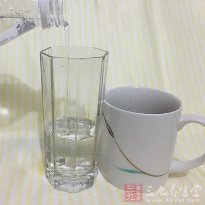 多饮纯净水以及鲜水果汁