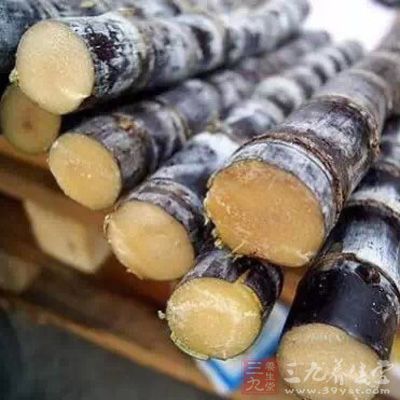 干米粉100克、甘蔗1段、乌鸡半只