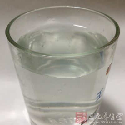 糯米粉1汤匙，水适量