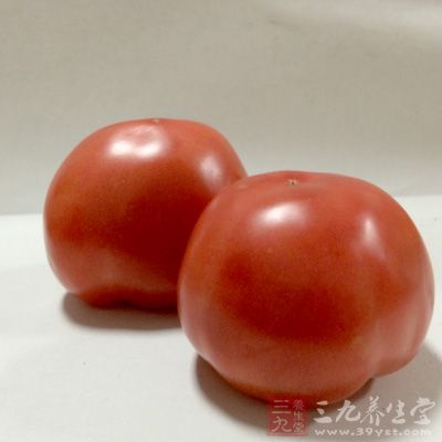 常吃西紅柿，還不易出現(xiàn)黑眼圈，且不易被曬傷