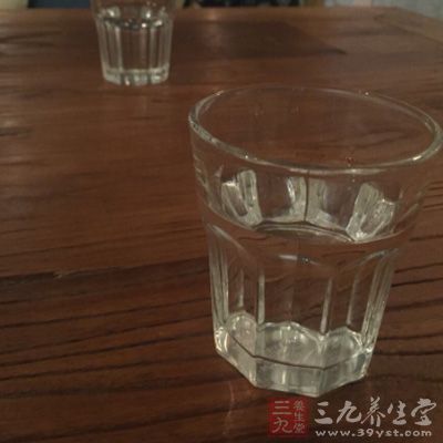 等滲或高滲鹽水沖洗