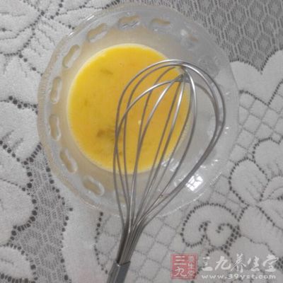 蛋黄里加入牛奶 蛋黄里加入牛奶