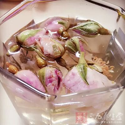 喝玫瑰花茶