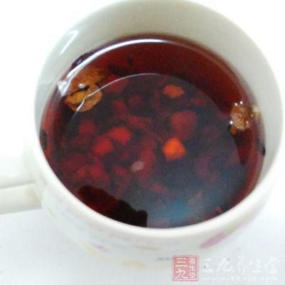 用浓茶漱口