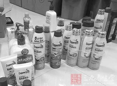 夫妻自己灌装生产化妆品 每瓶成本4元售价百元