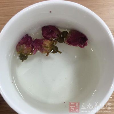 宜将茶叶分成小份额分开贮存，需多少取多少