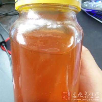 新鲜蜂蜜能起到滋润和营养作用