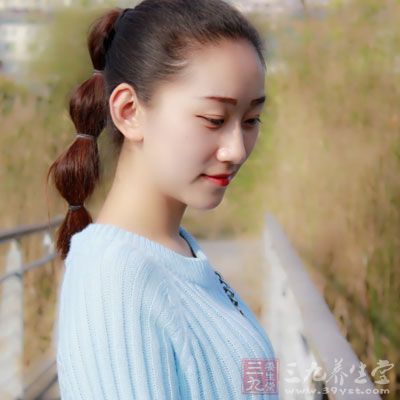 按摩四个穴位,让女人永远年轻美丽