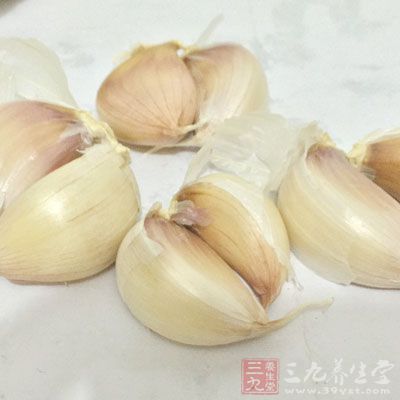 檸檬草、20克姜末、蒜、香菜葉、一條小尖辣椒