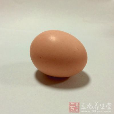 低筋面粉180克，黄油80克，干果一共50g(杏仁、核桃仁、开心果仁、葡萄干、杏干等)，蛋1个