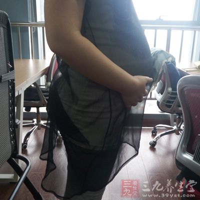 在哺乳过程中母子肌肤密切接触