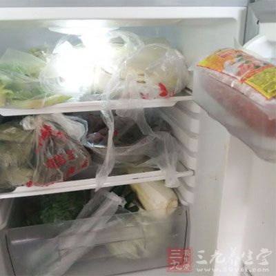 放入冰箱的食物应该总是加盖封藏