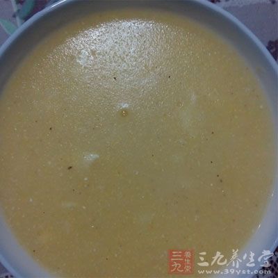 选择容易消化的流质饮食如菜汤稀粥