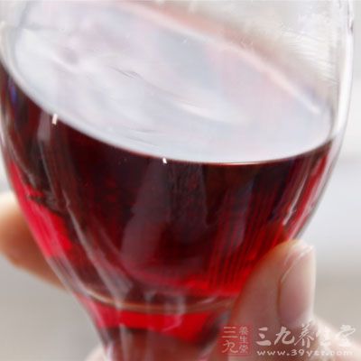 过量饮酒会降低肝脏净化血液的能力