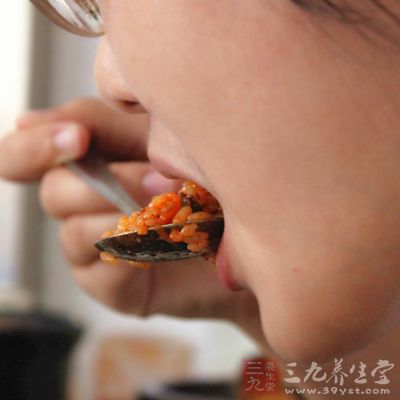 吃饭时多咀嚼可以预防胃癌