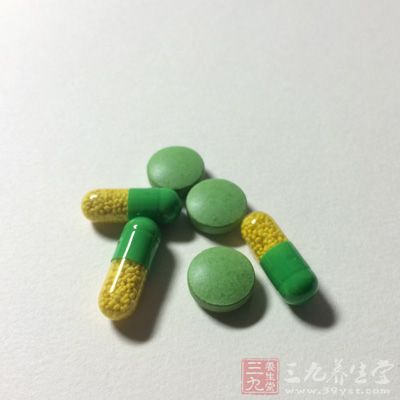 接受医生的药物治疗