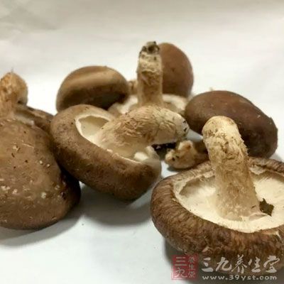 薺菜75克，豆腐(南)200克，干香菇25克