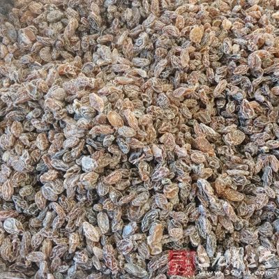 葡萄干中含有一种称为白藜芦醇的成分