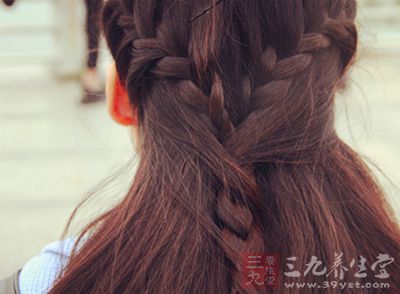 建议喝果汁并进食富含铁的食物,能让头发恢复生长 建议喝果汁并进食富含铁的食物,能让头发恢复生长