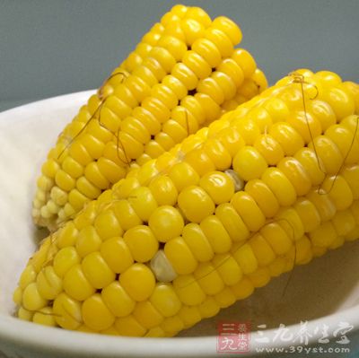 玉米富含脂肪，其脂肪中的不饱和脂肪酸