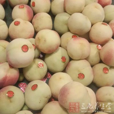 桃子、香蕉、蜂蜜等有通便、潤腸功效的食物