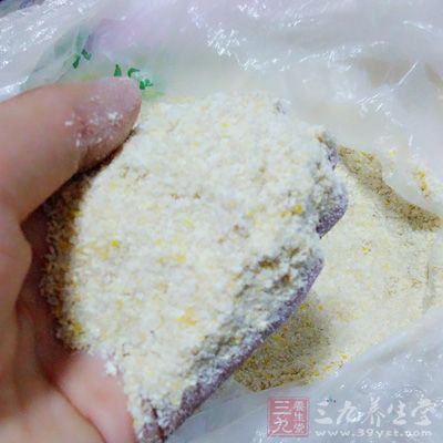 鸡蛋5个，玉米淀粉10g，低粉40g