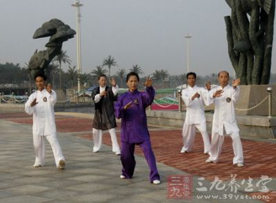 练拳前要做好各项准备工作