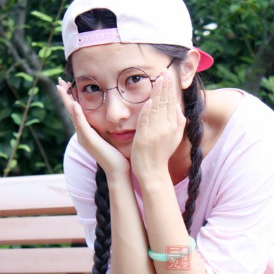 常做健胸运动 常做健胸运动