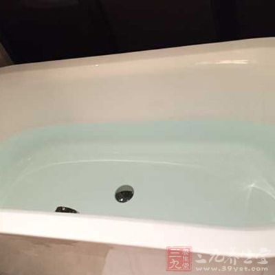 泡完温泉后不必再用清水冲洗