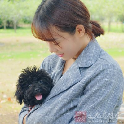 陪它散步狗的主人血压低,胆固醇也低,心理状态好,总能保持更长的青春 陪它散步狗的主人血压低,胆固醇也低,心理状态好,总能保持更长的青春