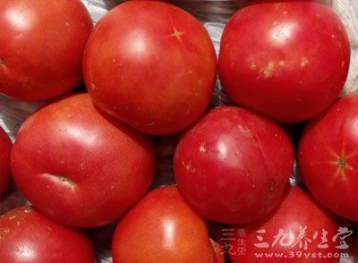 西红柿、黄瓜含谷胱肽和维生素C