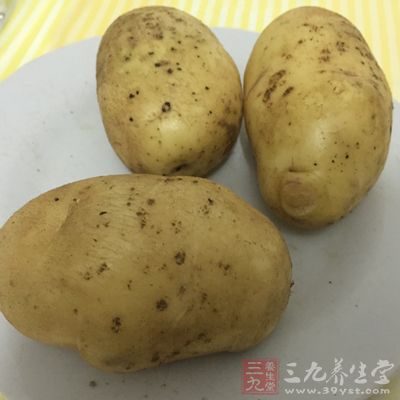 300克鲜土豆去皮切碎