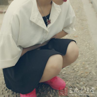 如果腹中作痛，可用生香附60克