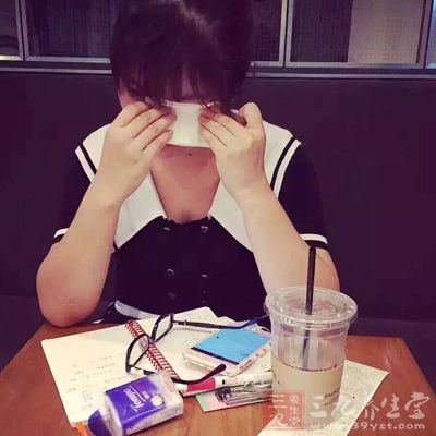 没想到当她送老板审阅时,这份根据老板旨意写就的文稿,却被老板全盘否定 没想到当她送老板审阅时,这份根据老板旨意写就的文稿,却被老板全盘否定