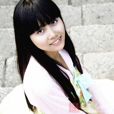 女人生性感情细腻、脆弱,遇上不顺心的事,常常耿耿于怀 女人生性感情细腻、脆弱,遇上不顺心的事,常常耿耿于怀