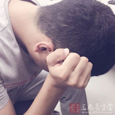 所以许多考生停止学习后，往往会产生抑郁不安、失落、心慌等不适的心理现象