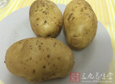 土豆皮中含有“配糖生物堿”