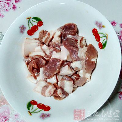 青骨菜，猪肉，淀粉，糖，盐，鸡粉，蒜，料酒