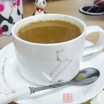 每天喝3～5杯(每杯约200毫升)咖啡的人患心血管疾病的风险更低