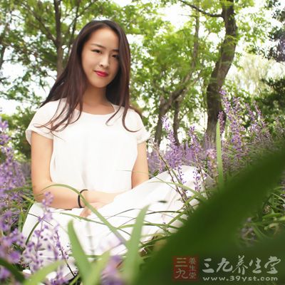 女性在日常生活中注意学会自我调节及排解生活中一些如压力大