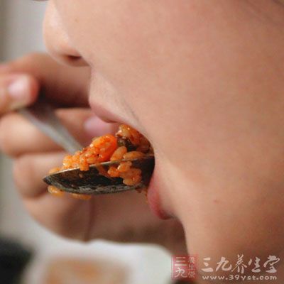 三餐进食甚少或进食不规律