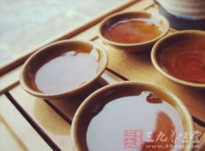 不少人喜欢饭后马上饮茶，其实很不科学