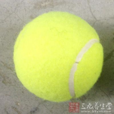 网球运动 网球发球时抛球的技巧(3)
