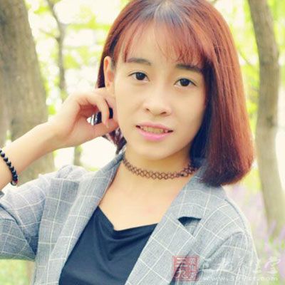 乌眉化妆水 乌眉化妆水