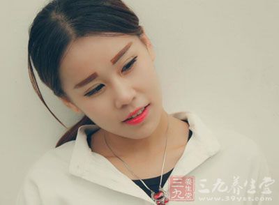 油性皮肤的洗脸方法 油性皮肤的洗脸方法