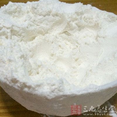 面粉1000g，無鋁油條膨松劑20-30g