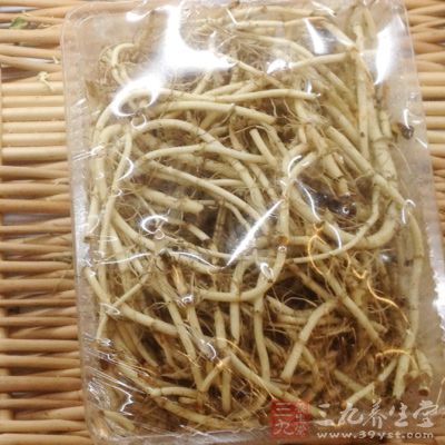 鱼腥草、红枣洗净，桂圆去外壳