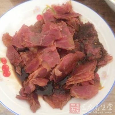 吃肉類食品較多，不僅攝入熱量過(guò)多