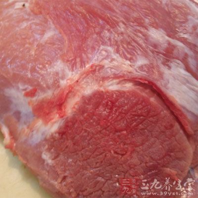 原料：猪肉、芦笋、料酒、姜